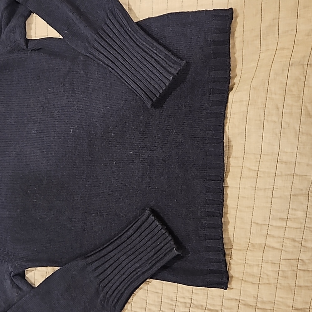 Sweater - Picture 4 of 4